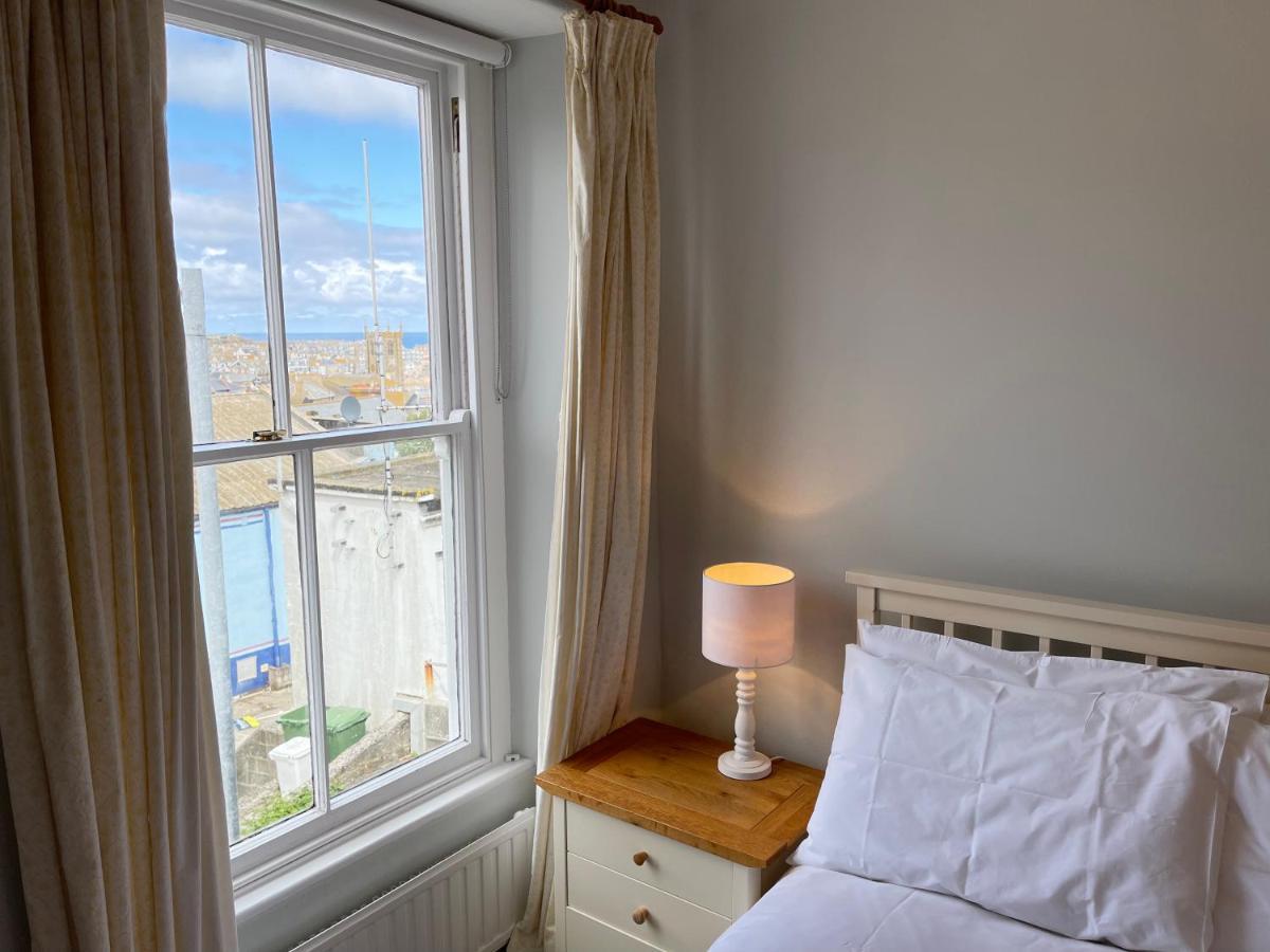 37 Trenwith Place, Charming Family Home & Garden! St Ives Екстериор снимка